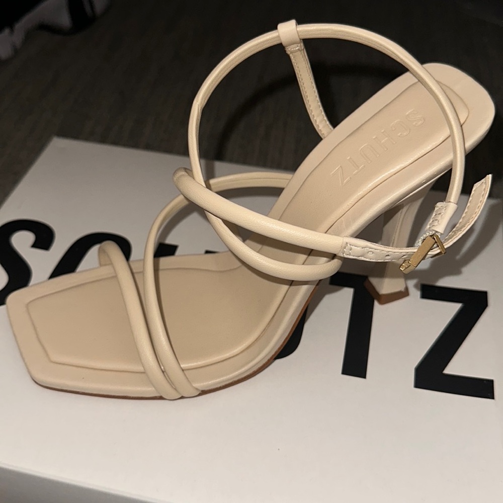 Strappy heel